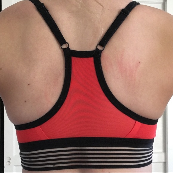 Nike red sports bra - Picture 2 of 2